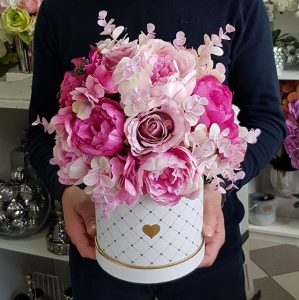 Flowerbox peonie w pudełku Donna róż premium