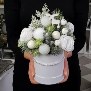 Flowerbox kompozycja świąteczna pudełko Daniela S renifer