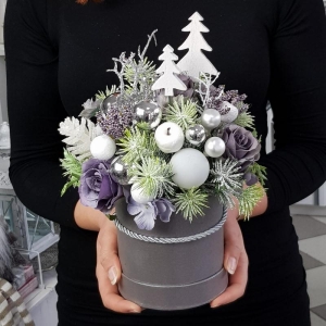Flowerbox kompozycja świąteczna pudełko Edna S choinki