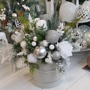 Flowerbox kompozycja świąteczna pudełko M  
