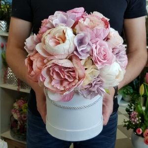 Flowerbox kwiaty sztuczne w pudełku peonie Milda M