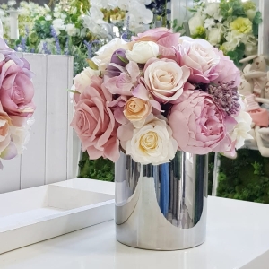 Kompozycja kwiaty róże flowerbox Donna premium