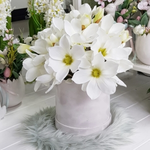 Flowerbox kwiaty Magnolie w pudełku flower box M