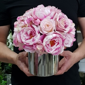 Kompozycja kwiaty peonie róże bukiet Donna silver 
