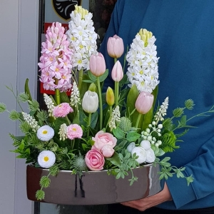 Kompozycja Agnes wiosna wielkanoc hiacynty tulipan j.róż M