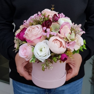 Flowerbox Silena kwiaty w pudełku box na prezent welur S