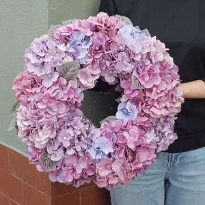 Wianek na drzwi kominek  kwiatowa dekoracja hortensje 45cm