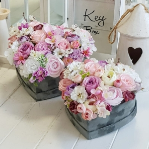 Flowerbox kwiaty w pudełku Clarisa welur serce S grey