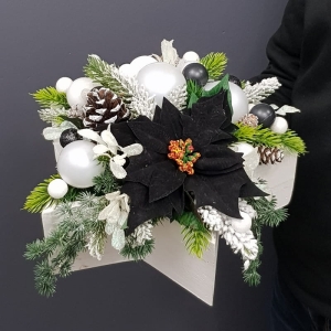 Kompozycja funeralna Poisenttia gwiazda betlejemska nagrobna czarna