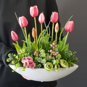 Kompozycja Canoe c. różowe kwiaty tulipany gumowe  33cm