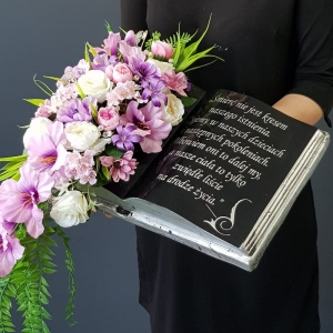 Księga książka nagrobna kwiaty stroik na grób kompozycja wiązanka Memoria wz.9
