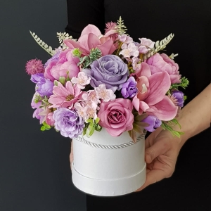 Flowerbox kwiaty kompozycja w pudełku Lavania S