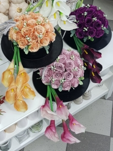 Kompozycja nagrobna stroik na grób Calla róże kalie wz.9 fiolet