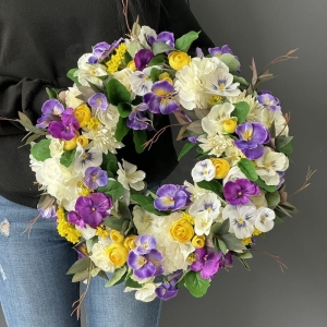 Wianek kwiatowy kompozycja bratki jak żywe lato 45cm Fiore wz.4