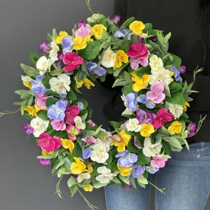 Wianek kwiatowy kompozycja bratki sztuczne lato 50cm Fiore wz.5