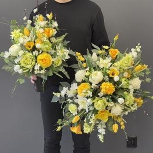 Zestaw kompozycja funeralna wiązanka nagrobna stroik na grób + bukiet Lorena spring wz.2