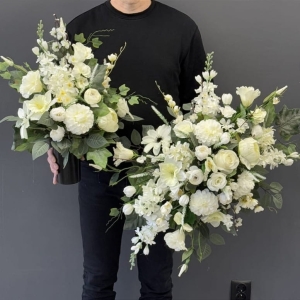 Zestaw kompozycja funeralna wiązanka nagrobna stroik na grób + bukiet Lorena spring wz.6