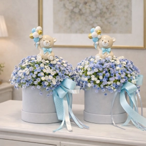 Flower box narodziny roczek pastel baby boy blue miś Miranda niebieski